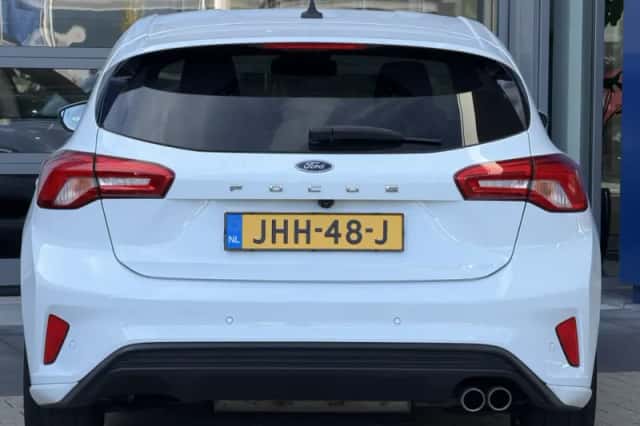 Ford Focus (2021) thumbnail 5