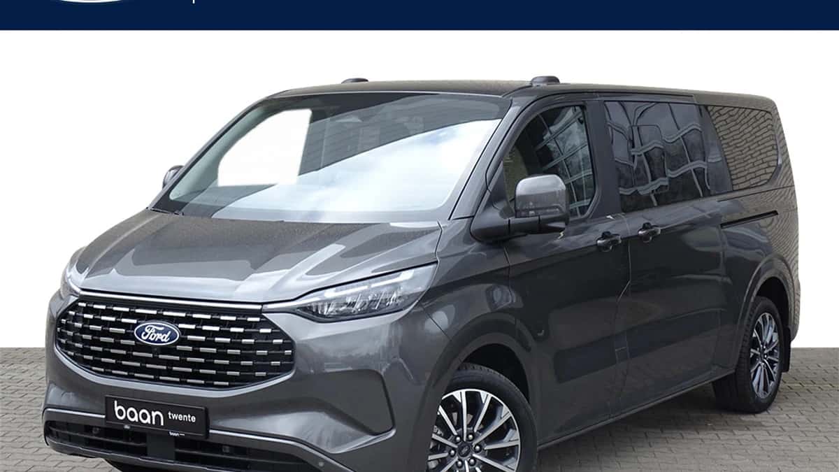 Ford Tourneo Custom (2025) — foto 1