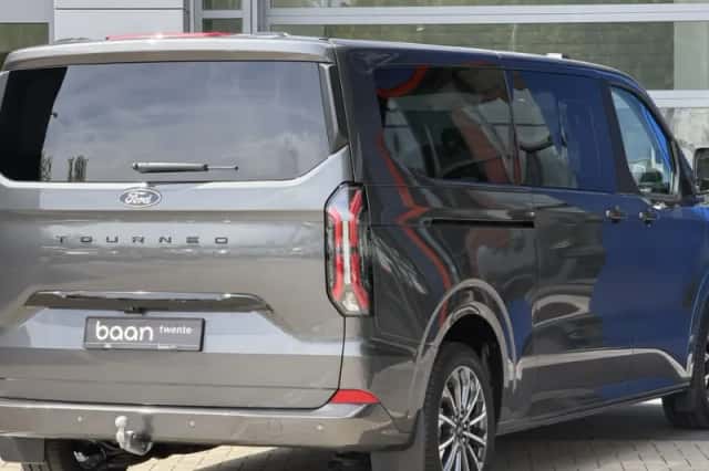 Ford Tourneo Custom (2025) thumbnail 3