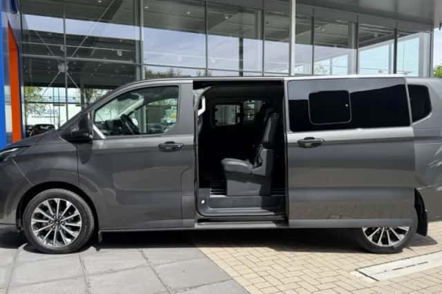 Ford Tourneo Custom (2025) thumbnail 5
