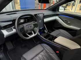 Ford Explorer (2024) thumbnail 2
