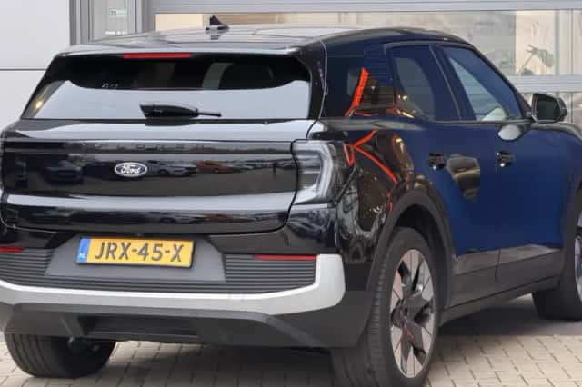 Ford Explorer (2024) thumbnail 3