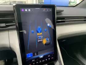 Ford Explorer (2024) thumbnail 24