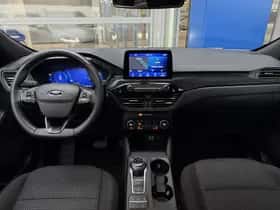 Ford Kuga (2022) thumbnail 2