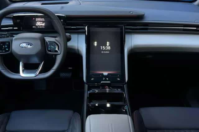 Ford Explorer (2026) thumbnail 2