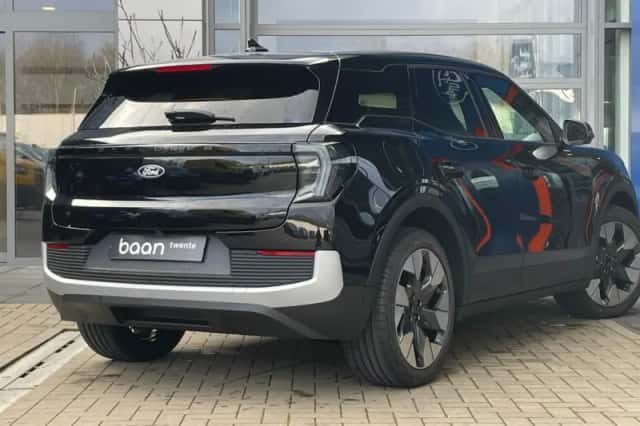 Ford Explorer (2026) thumbnail 3