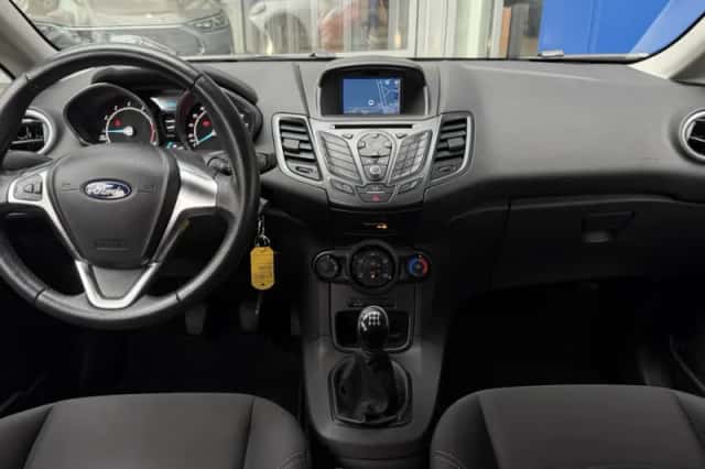 Ford Fiesta (2016) thumbnail 2