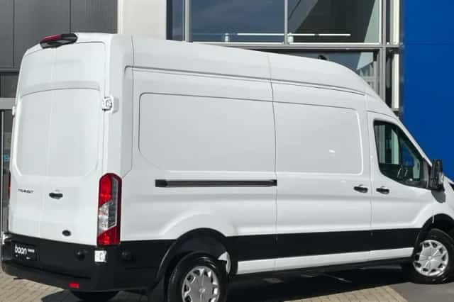 Ford Transit (2024) thumbnail 2