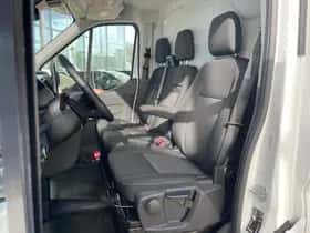 Ford Transit (2024) thumbnail 3
