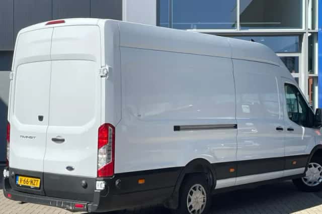Ford Transit (2024) thumbnail 2