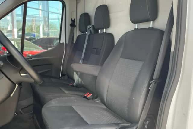 Ford Transit (2024) thumbnail 4