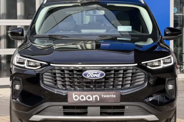 Ford Kuga (2024) thumbnail 4