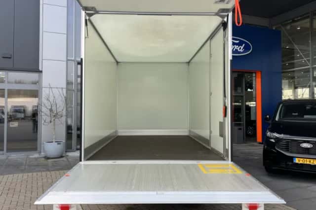 Ford Transit (2024) thumbnail 2