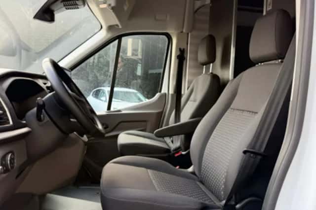 Ford E-Transit (2026) thumbnail 2