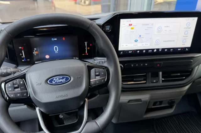 Ford Transit Custom (2024) thumbnail 2