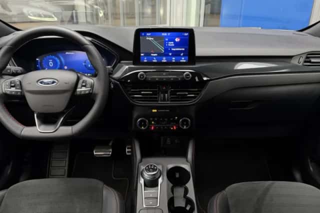 Ford Kuga (2023) thumbnail 2