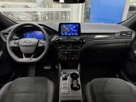 Ford Kuga (2023) thumbnail 2