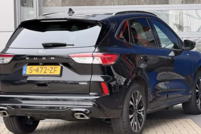 Ford Kuga (2023) thumbnail 3