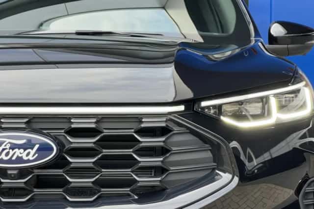 Ford Kuga (2025) thumbnail 6