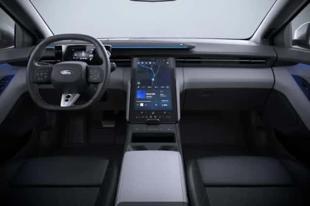 Ford Capri (2026) thumbnail 3