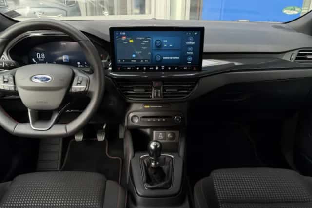 Ford Focus (2025) thumbnail 2