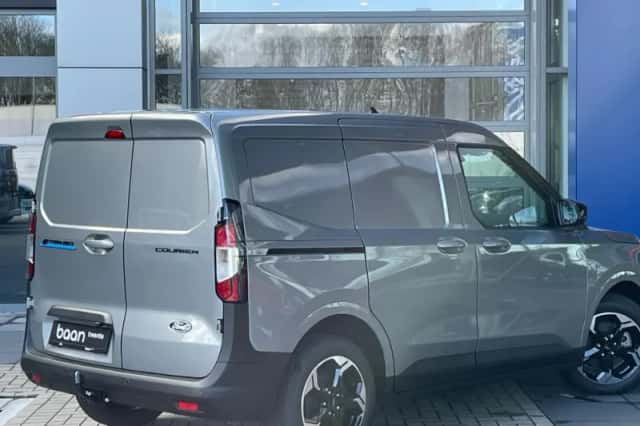 Ford Transit Courier (2026) thumbnail 2