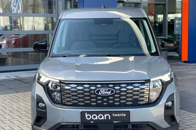 Ford Transit Courier (2026) thumbnail 5