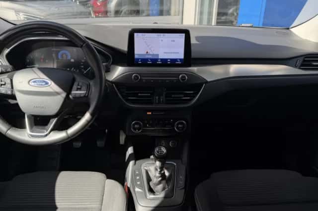 Ford Focus (2019) thumbnail 2
