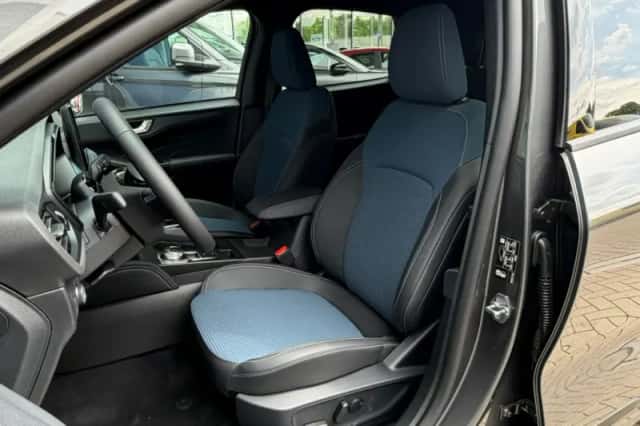 Ford Kuga (2026) thumbnail 3
