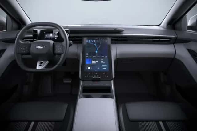 Ford Capri (2026) thumbnail 3