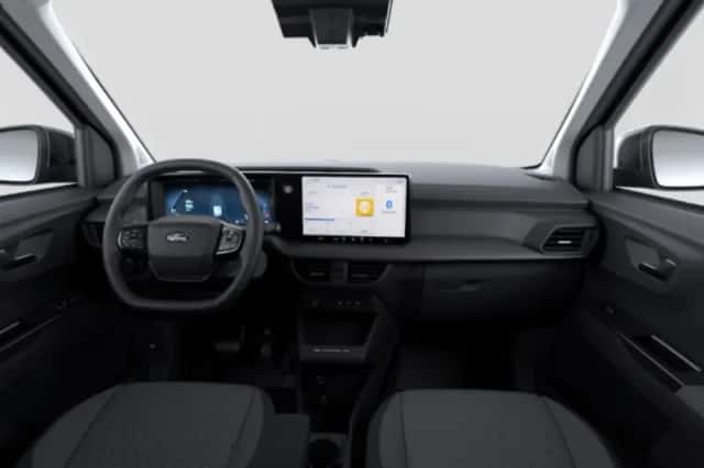 Ford E-Transit Courier (2026) thumbnail 3