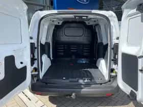 Ford E-Transit Courier (2026) thumbnail 22