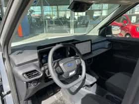 Ford E-Transit Courier (2026) thumbnail 4