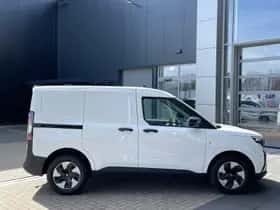 Ford E-Transit Courier (2026) thumbnail 8