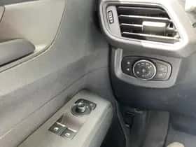Ford E-Transit Courier (2026) thumbnail 9