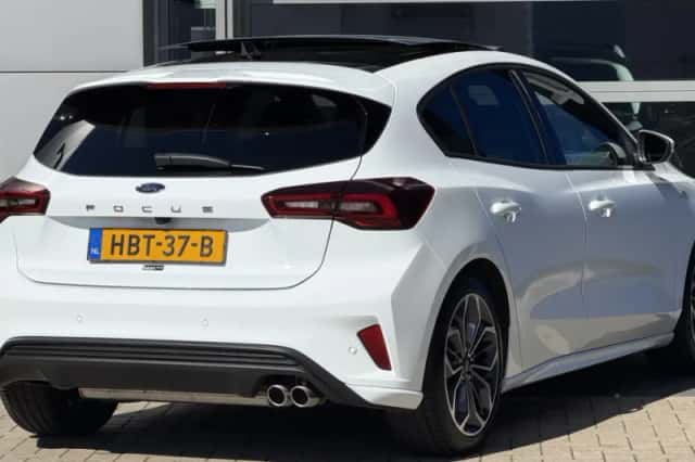 Ford Focus (2025) thumbnail 3