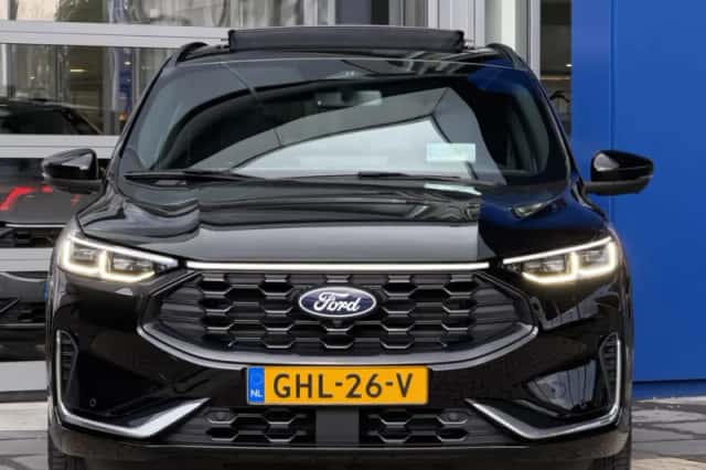 Ford Kuga (2024) thumbnail 4