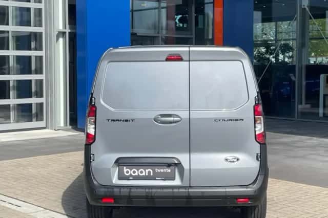 Ford Transit Courier (2023) thumbnail 6