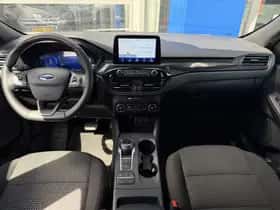 Ford Kuga (2022) thumbnail 2