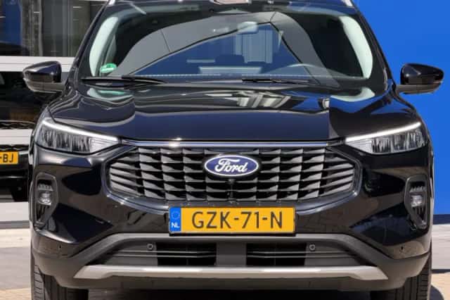 Ford Kuga (2025) thumbnail 4