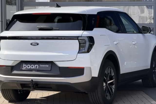 Ford Explorer (2026) thumbnail 3