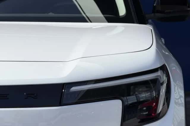 Ford Explorer (2026) thumbnail 6