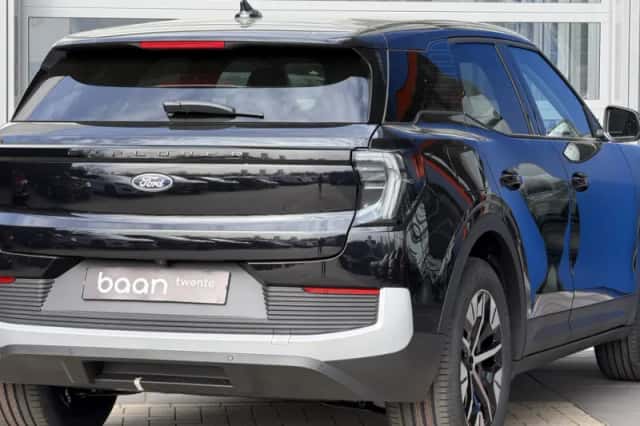Ford Explorer (2025) thumbnail 3