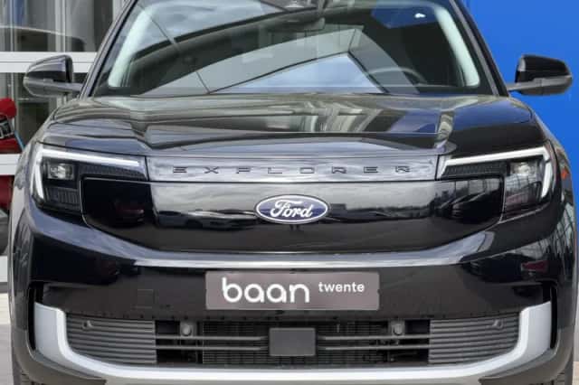 Ford Explorer (2025) thumbnail 4