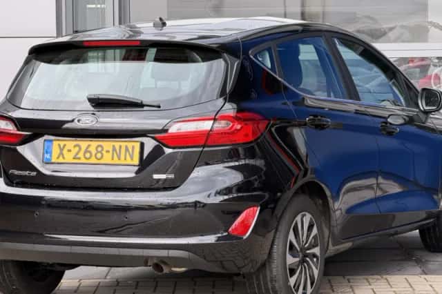 Ford Fiesta (2023) thumbnail 3