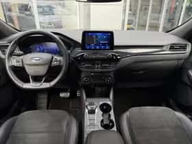 Ford Kuga (2022) thumbnail 2