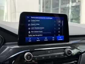 Ford Kuga (2022) thumbnail 35