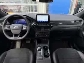 Ford Kuga (2022) thumbnail 2