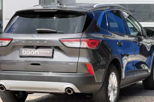 Ford Kuga (2022) thumbnail 3