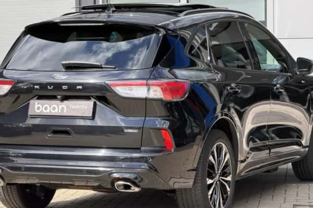 Ford Kuga (2022) thumbnail 3